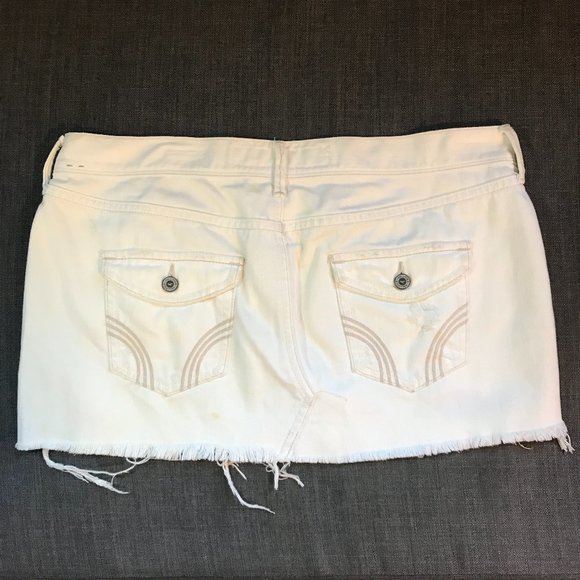 👗 White Distressed Denim Mini Skirt 👗 - Picture 2 of 7